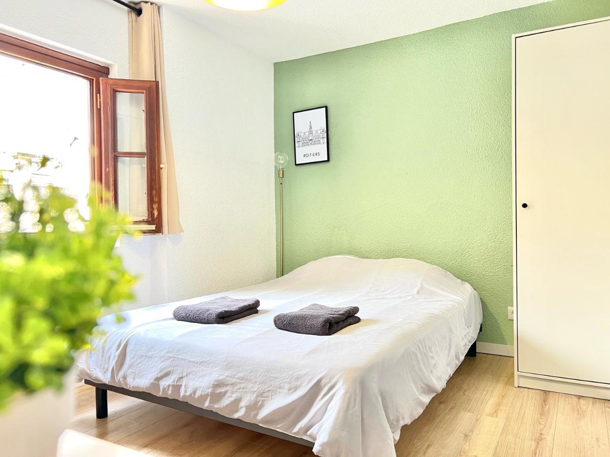 Le Blossac, à 300m Du Centre - Wifi Appartement